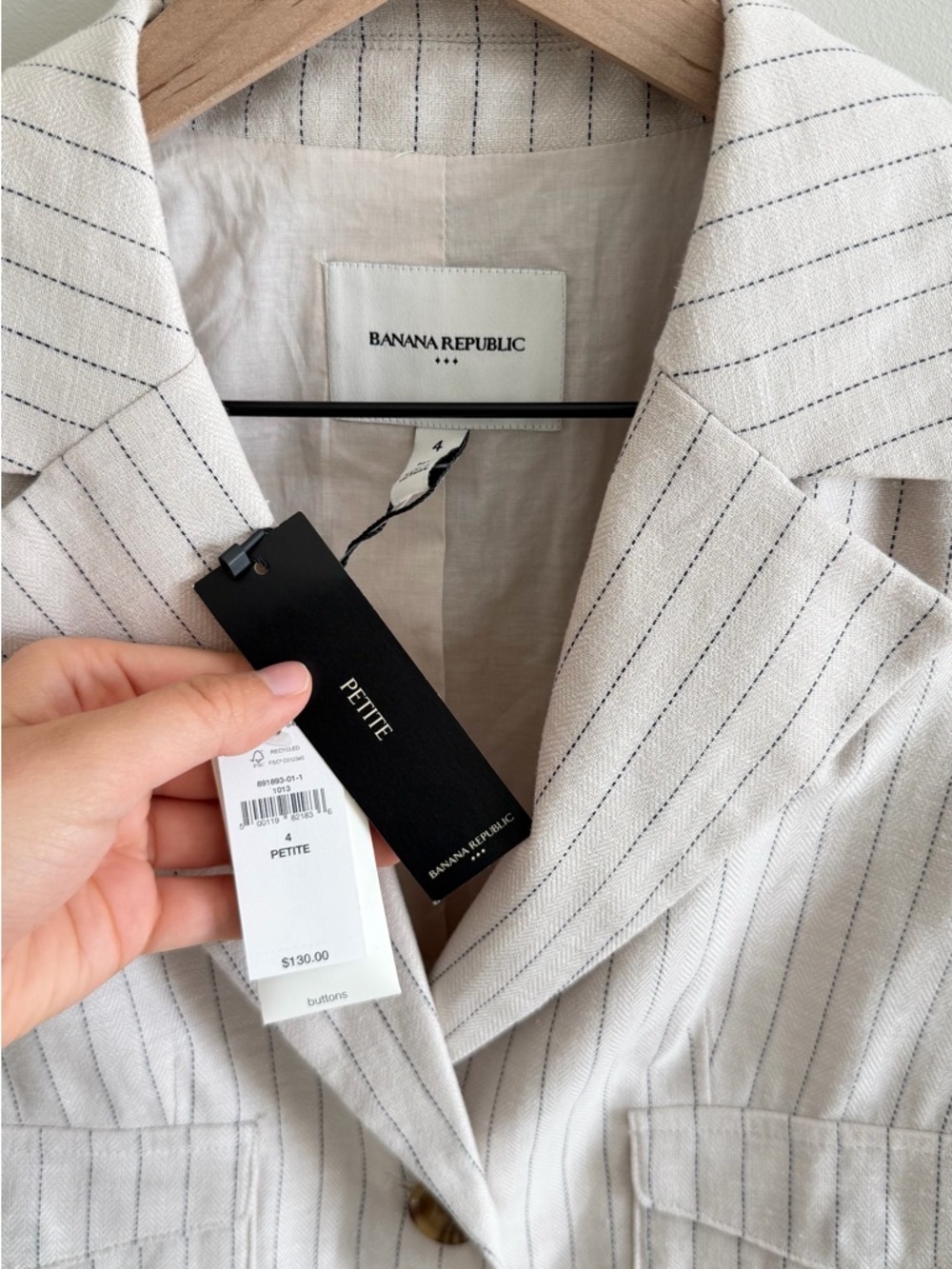 Banana Republic Herringbone Cropped Blazer in Neutral Stripe - Picture 5 of 6